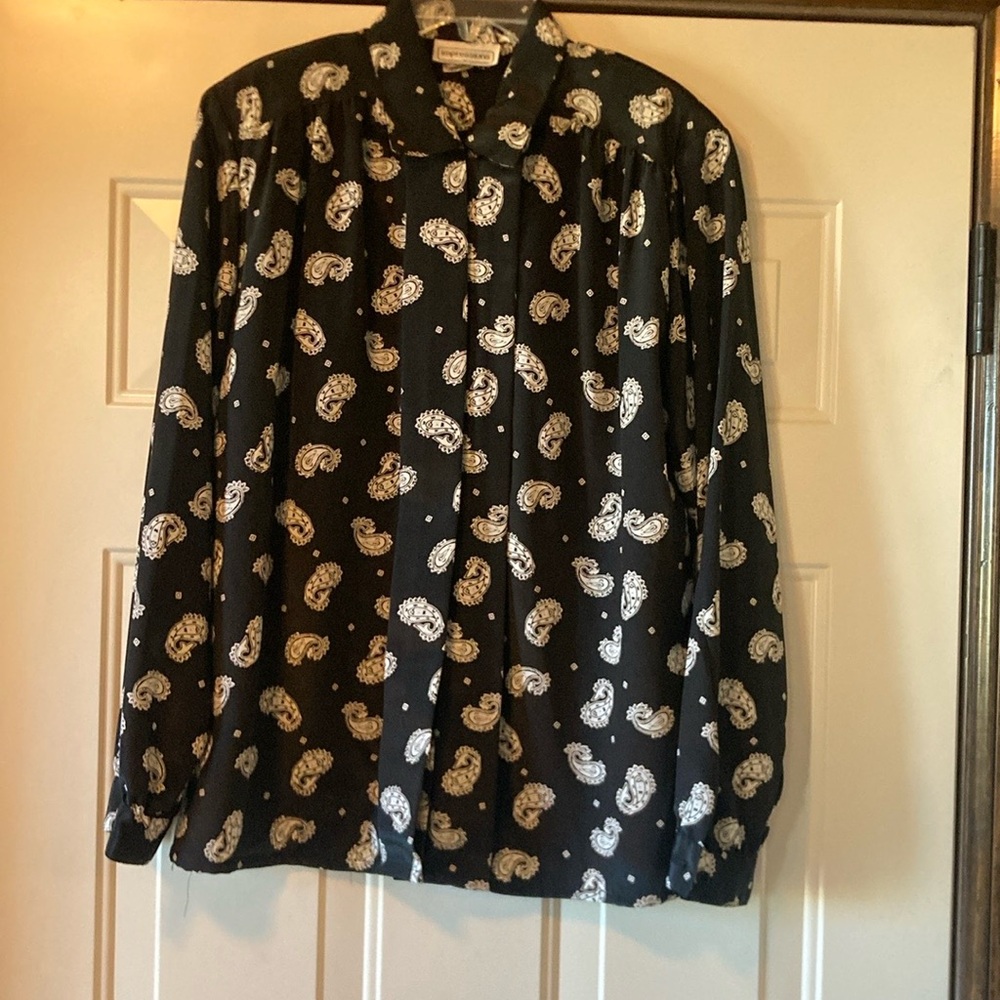 Size 12/14 Vintage Impressions Black and White Paisley Blouse